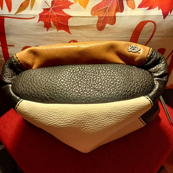 The Sak bag. Gently used. Excellent condition. No call outs. Great bag - Picture 4 of 5